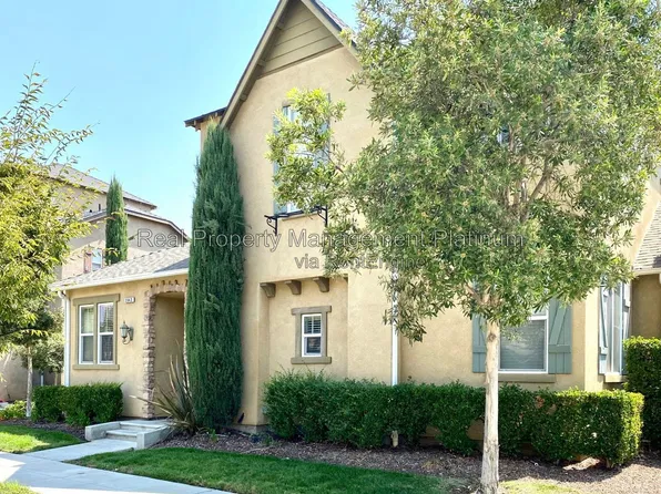 3942 Trenton Ave, Clovis, CA 93619