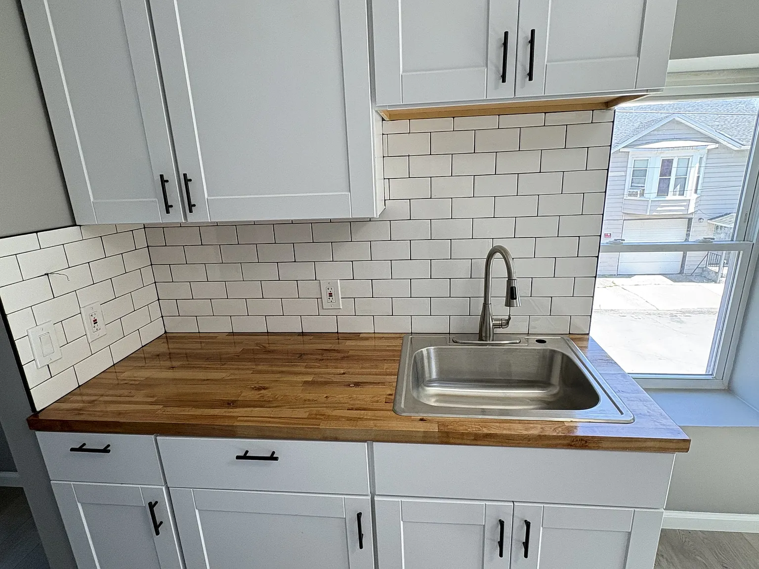 662 Second Avenue - 4 — Photo 3