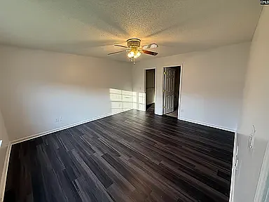5 bed, 2450 sqft, $2,400 — Photo 2