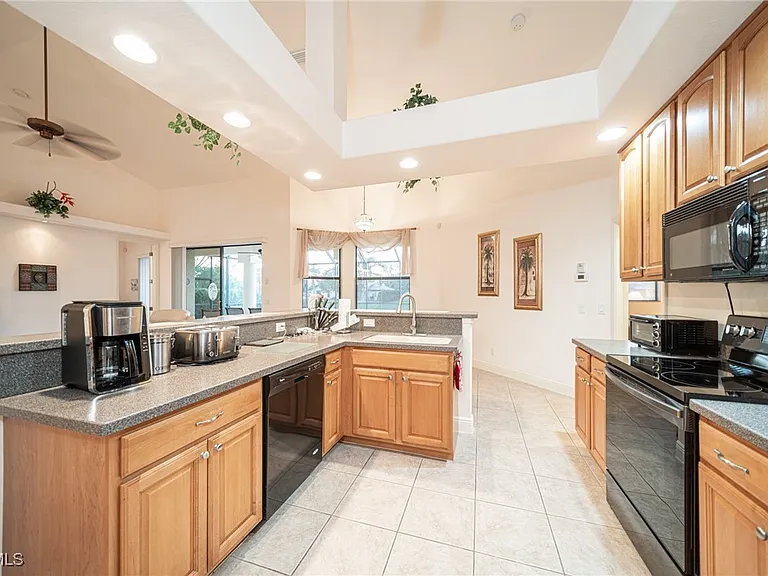 118 SE 23rd Place Cpe — Photo 13