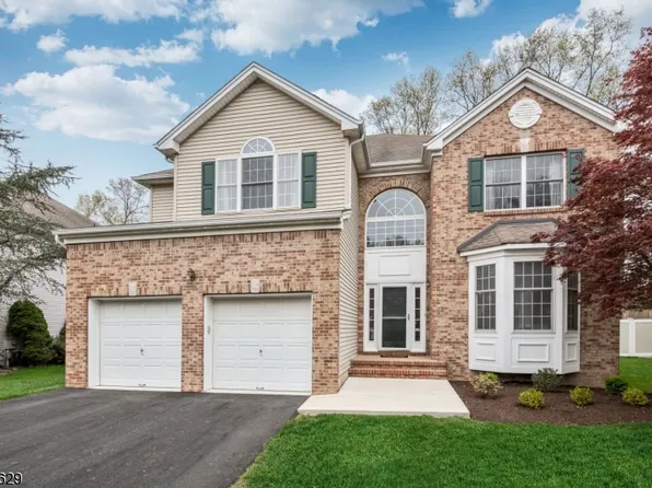 8 Windemere Ct, Hanover Twp., NJ 07981