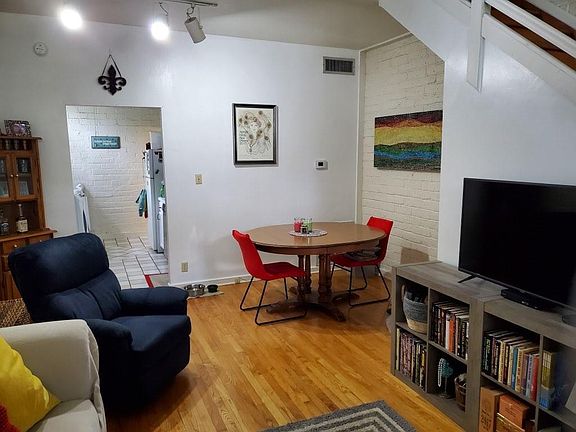 2nd image of 315 Lee Ln #205