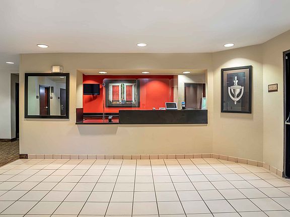 Lobby and Guest Check-in