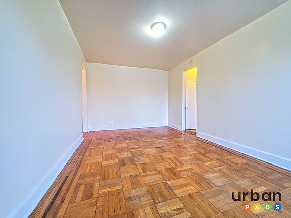 2nd image of 1030 Park Pl APT B2