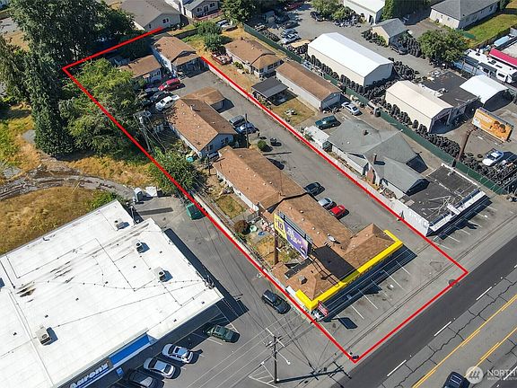 3rd image of 9618 Pacific Avenue