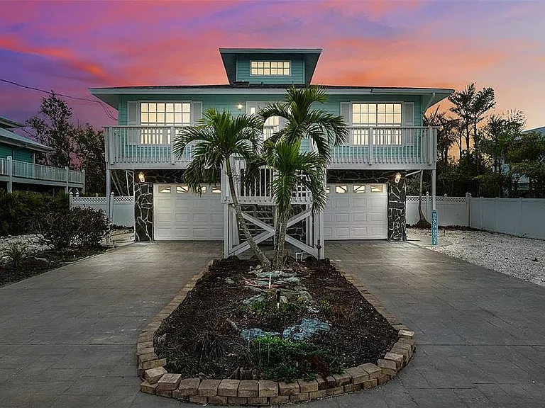 313 Poinsettia Rd — Photo 3