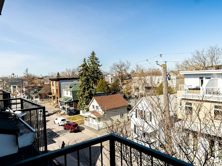 110 Stirling Ave #6 — Photo 3