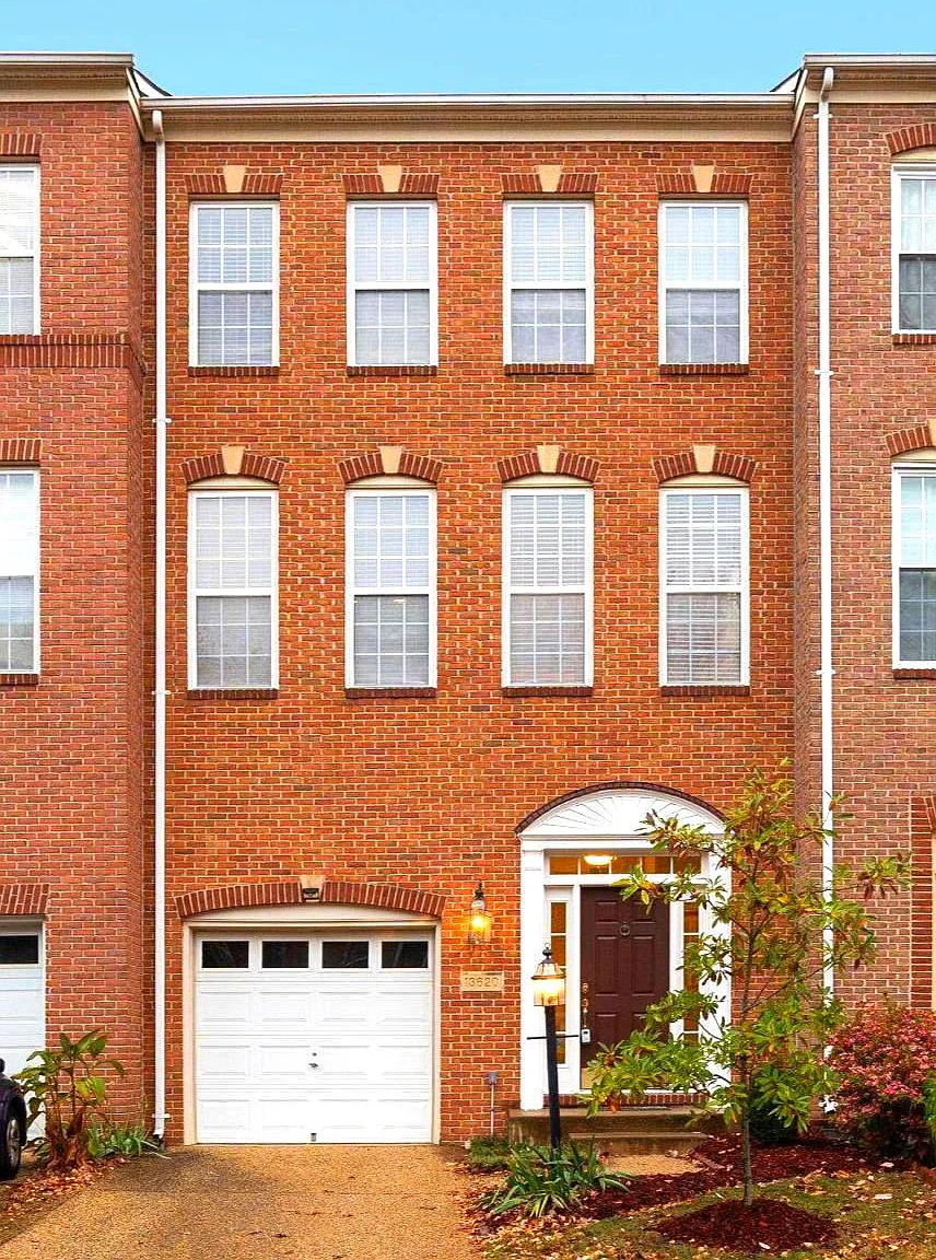 3 bed, 3.5 bath, 1628 sqft, $3,350 — Photo 2