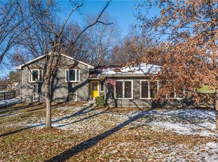 4631 Gene Field Rd, Saint Joseph, MO 64506