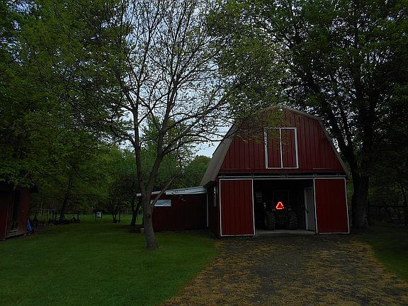 3 stall barn