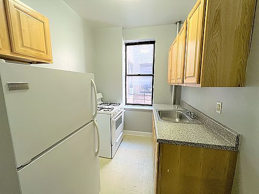 4th image of 133 W 145th St #16B