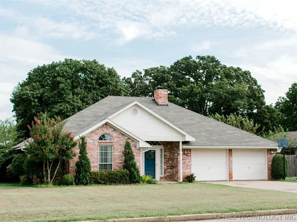 1310 Four Seasons Dr, Durant, OK 74701