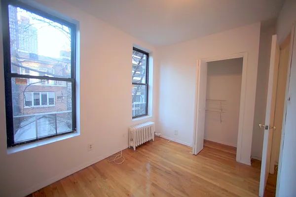 Rented by Metropolitan Realty | media 23
