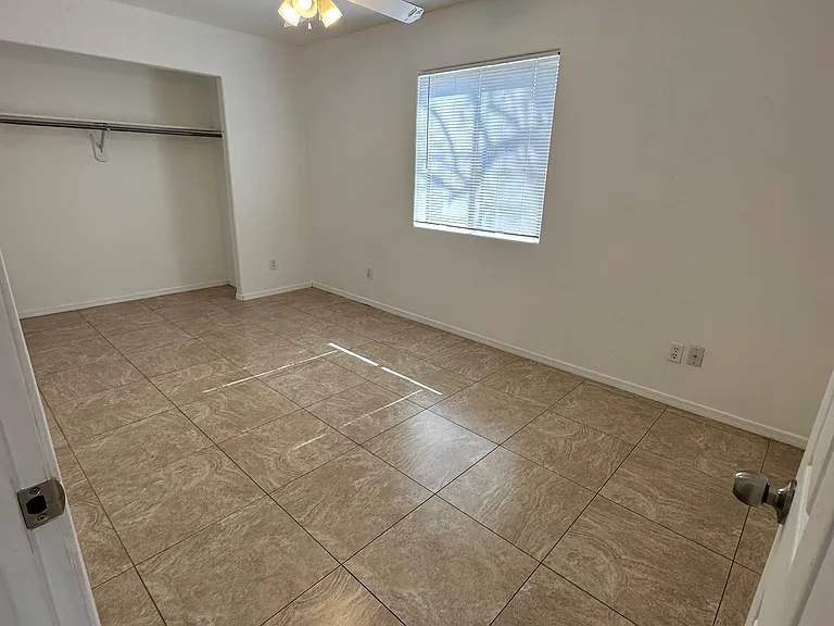 1005 E Water St #1 — Photo 15