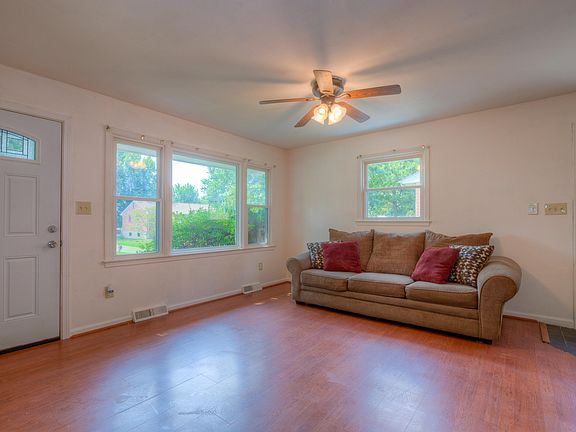 5th image of 4764 Jacklin Dr NE