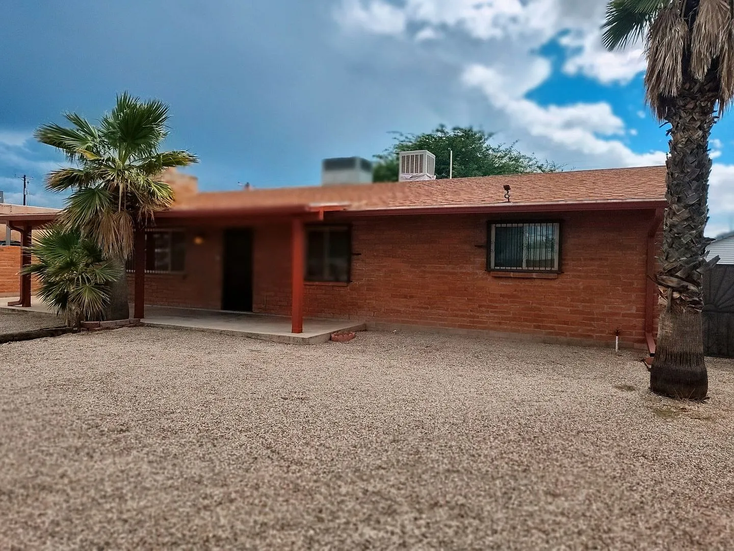 Spacious 3-Bedroom Home with Large Backyard & Extended Driveway — Photo 4