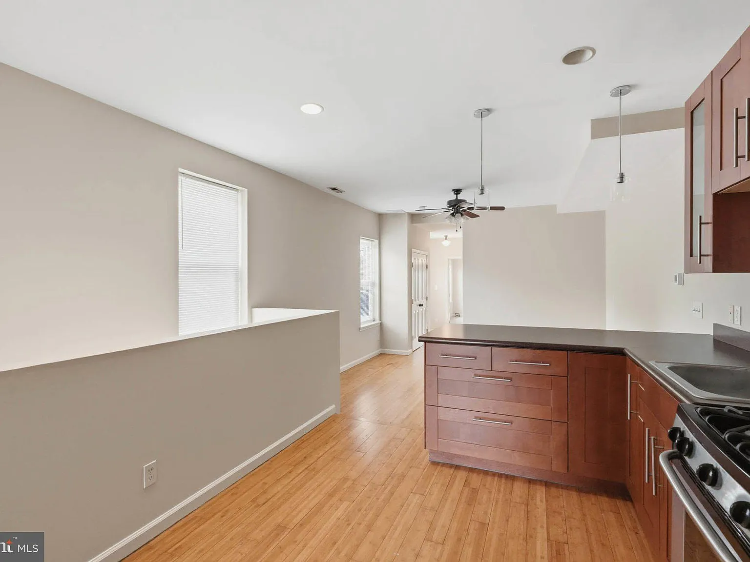 2 bed, 1.0 bath, 1000 sqft, $1,450 — Photo 4