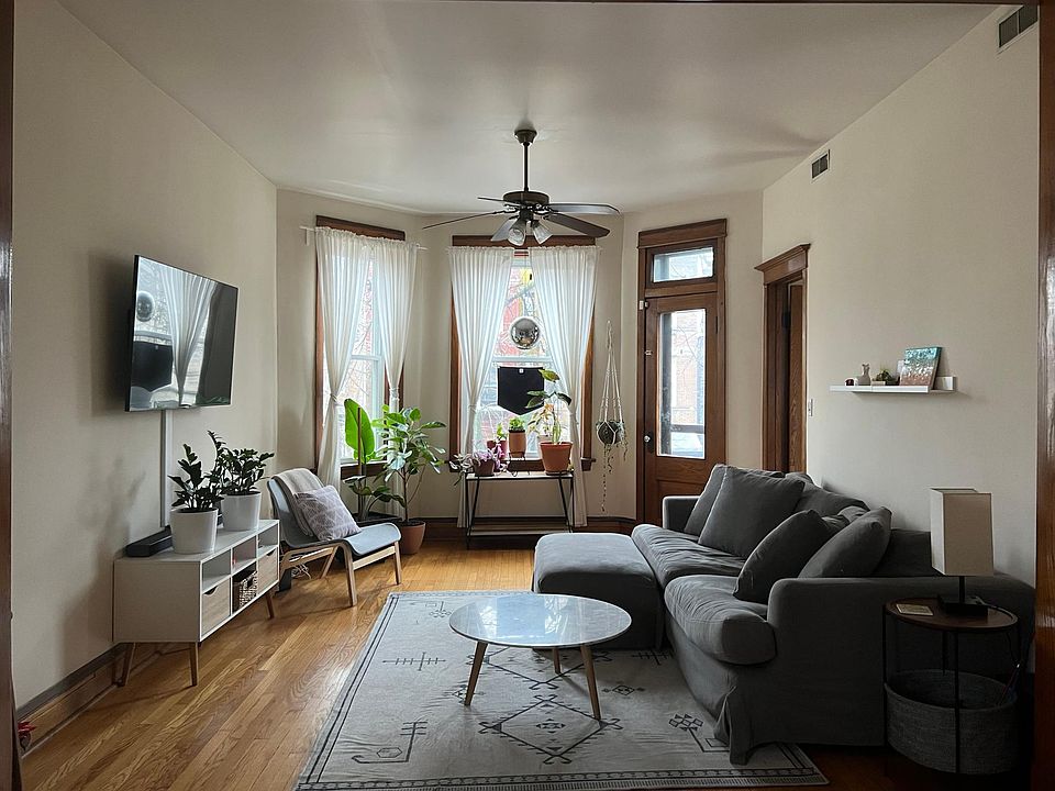 1st image of 1919 N Fairfield Ave APT 2