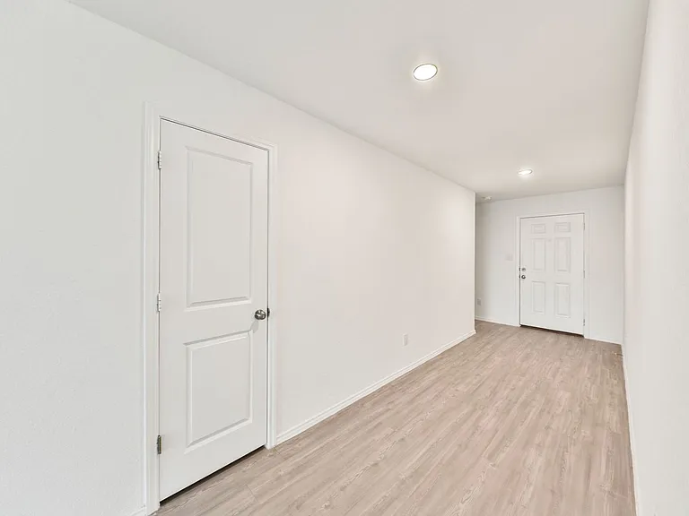 10626 McClintock Dr — Photo 12