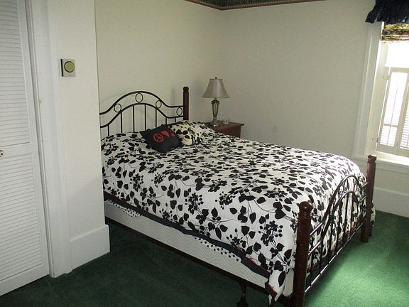 3rd image of 125 Grove Dr APT 11A