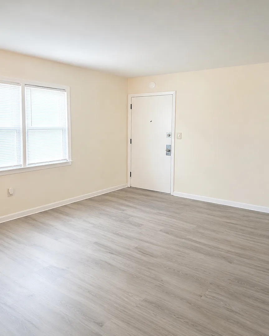 190 Maple Avenue — Photo 3