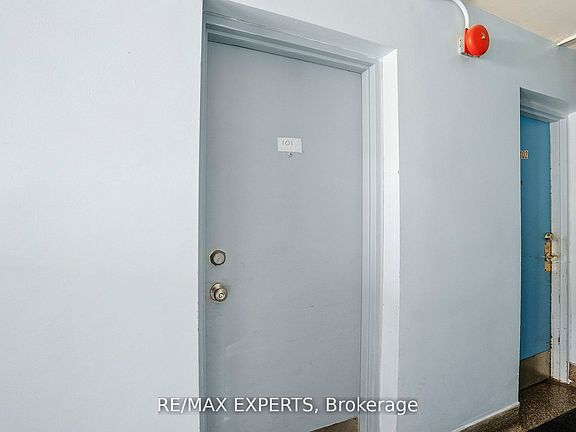 5th image of 3261A Lakeshore Rd W #101