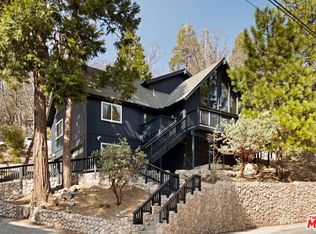320 Pioneer Rd, Lake Arrowhead, CA 92352