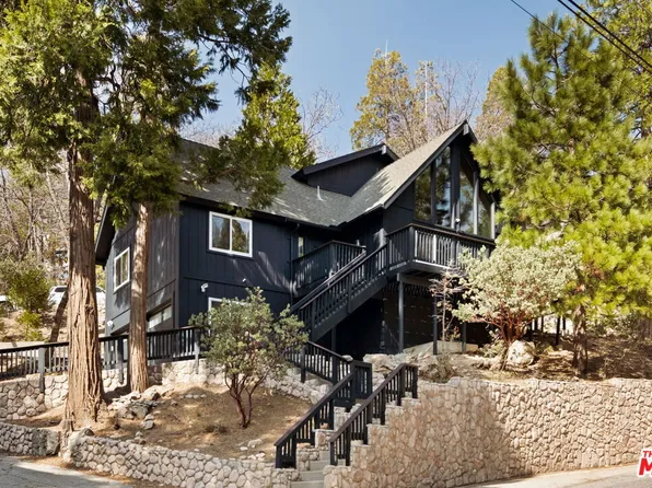 320 Pioneer Rd, Lake Arrowhead, CA 92352