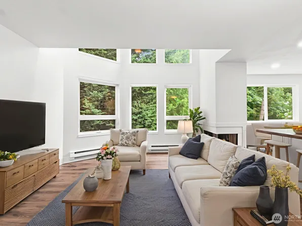 3423 W Government Way #8, Seattle, WA 98199