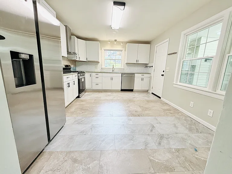 836 Delverton Rd — Photo 5