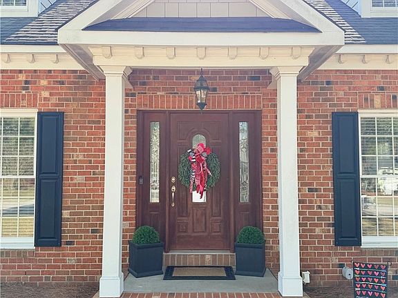 5th image of 2106 Clinchfield Dr