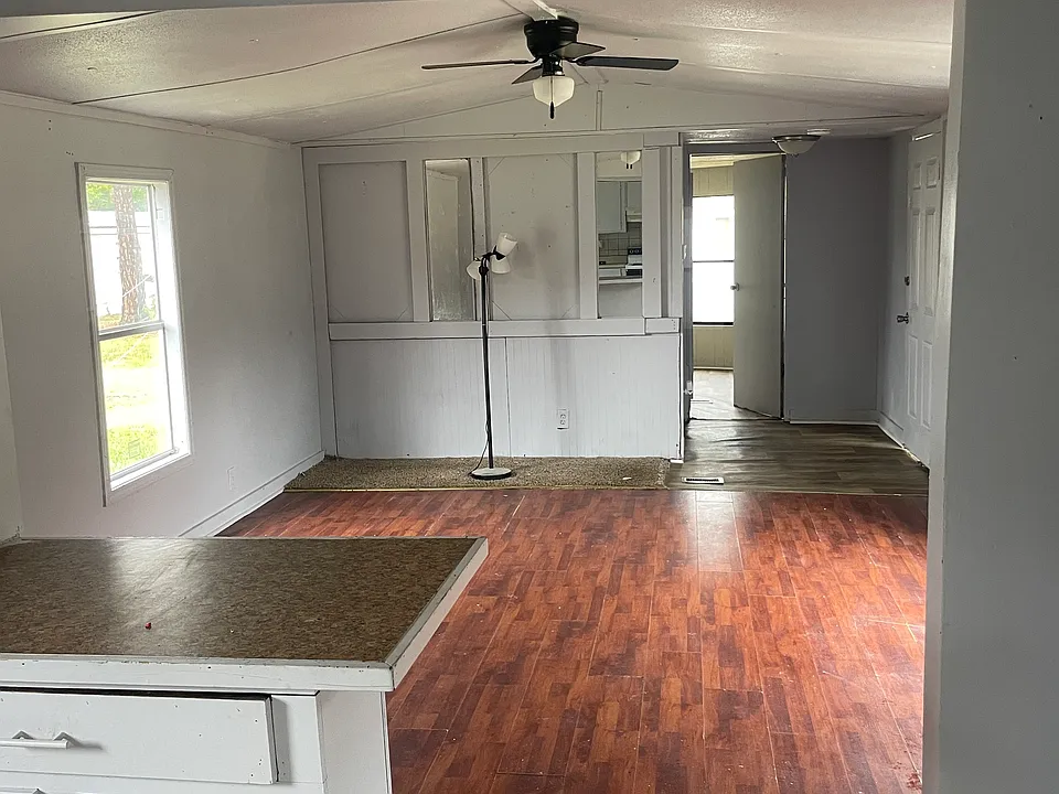 144 Bills Cir