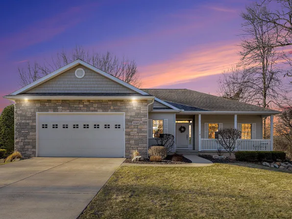 1141 N Pointe Dr, Jackson, MI 49202