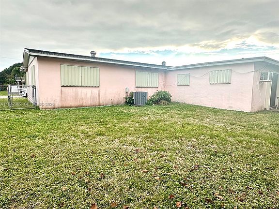 4th image of 1815 NW 188th Ter