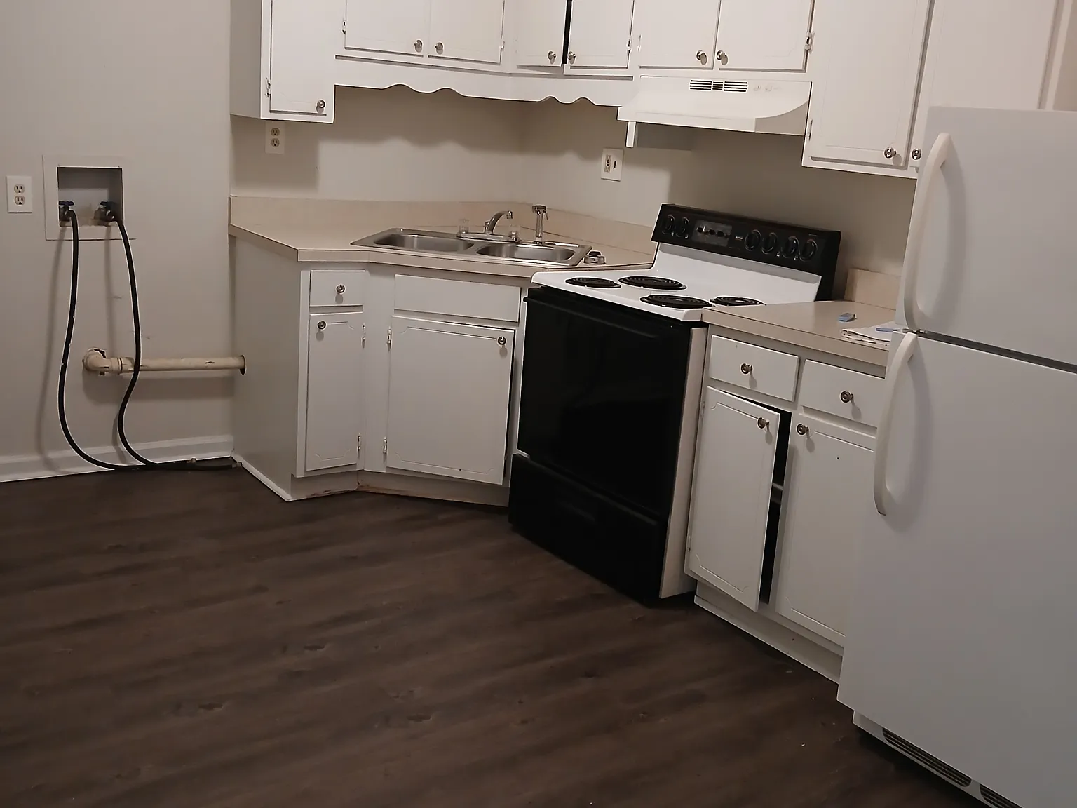 2 bed, 1.5 bath, $945 — Photo 2