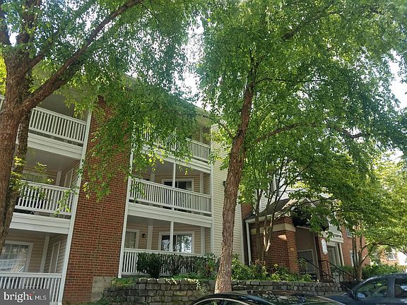 2nd image of 1535 Lincoln Way APT 204B