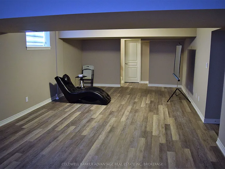 97 Crow St S — Photo 15