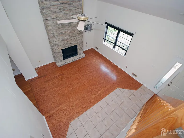 1 Wellington Ct — Photo 4