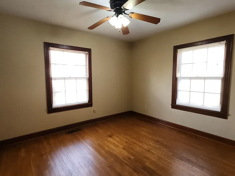 1416 N Detroit Ave — Photo 17