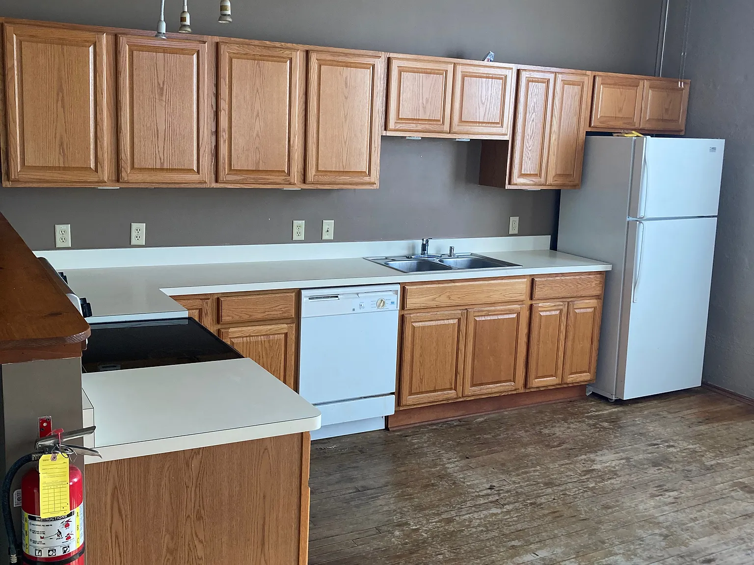 3 bed, 3000 sqft, $1,200 — Photo 3