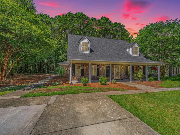 2080 Kings Gate Ln, Mount Pleasant, SC 29466