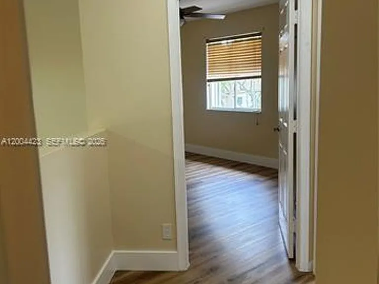 15851 SW 10th St #Townhouse 15851 — Photo 7