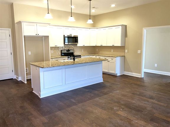 5th image of 415 Nandina Ct