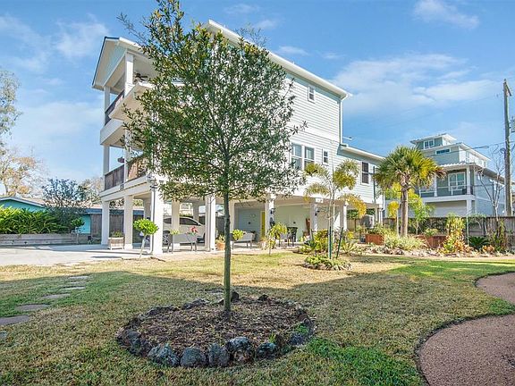 3rd image of 539 E Shore Dr