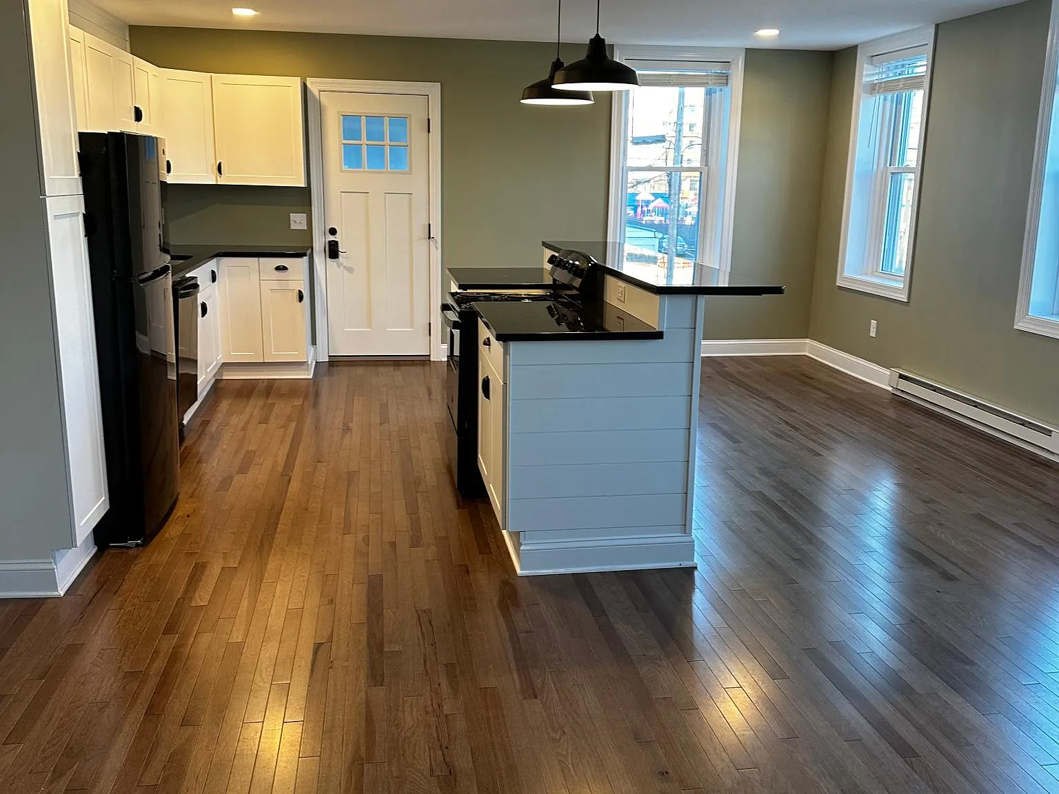 1 bed, 1000 sqft, $1,500 — Photo 1
