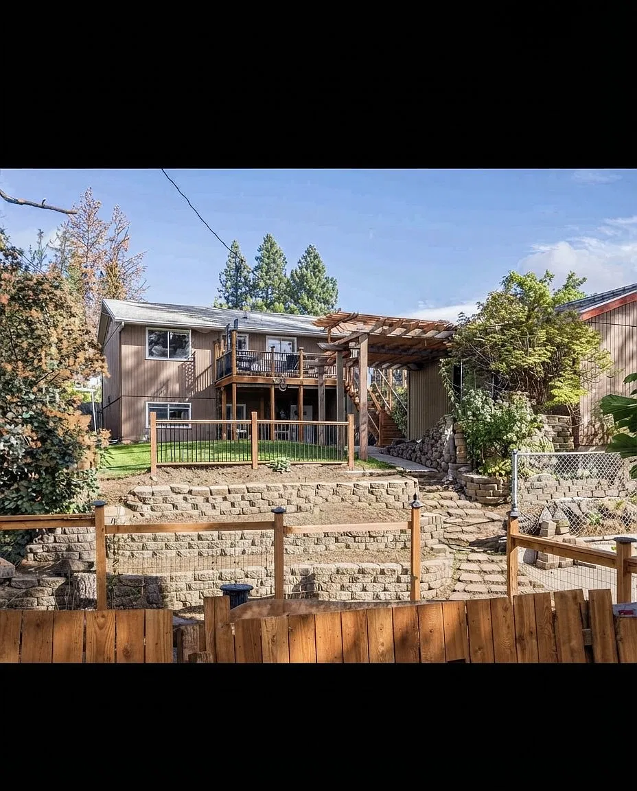 Spacious 4-Bedroom, 2-Bathroom Single-Family Home in Spokane — Photo 4