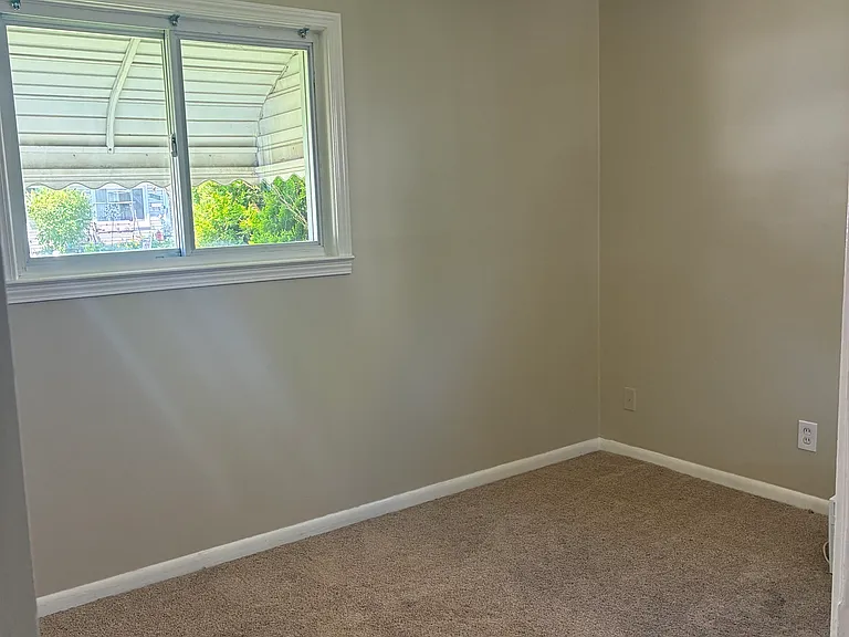 24612 Lauren Ave — Photo 12