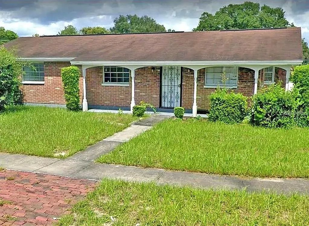 3 bed, 2.0 bath, 1712 sqft, $2,200 — Photo 1