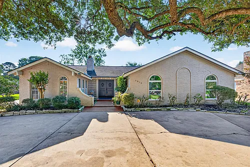 2815 Bermuda Dunes Dr Photo 1