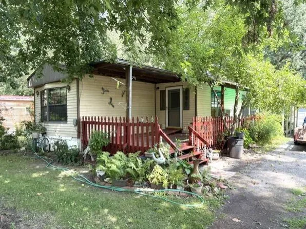 910 W 10th St, Beardstown, IL 62618